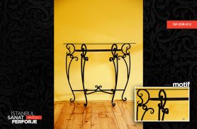 Wrought Iron Dresuar