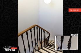 Wooden Detail Elegant Wrought Iron Stair Railing