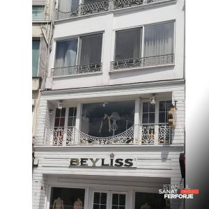 Şıklığın Temsilcisi Beyliss / Tarabya için hazırlanan Ferforje Balkon Korkuluğu