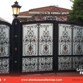 Specially Designed Villa With Night Street Lamp, Sheltered, Gold Embroidered Wrought Iron Garage Door