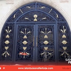 Ağrı Doğubeyazıt Kiosk, Wrought Iron Gate