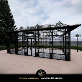 Klasik mimaride ferforje kış bahçesi girişi ve çatı detayı