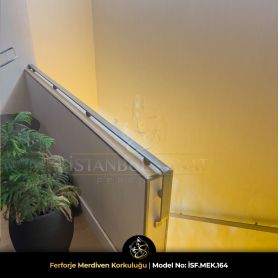 Çocuk güvenlik kapısı ferforje merdiven korkuluğu ile uyumlu model