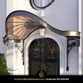 Ferforje villa giriş sundurması modeli ISF.SDM.012, kavisli cam çatı ve el işçiliği ferforje taşıyıcılarla lüks villa girişleri için özel tasarım sundurma çözümü