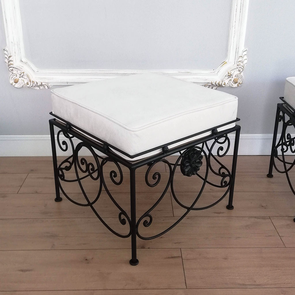 Ferforje puf modeli. Dekoratif minderli ferforje puf ve oturma pufu tasarımı