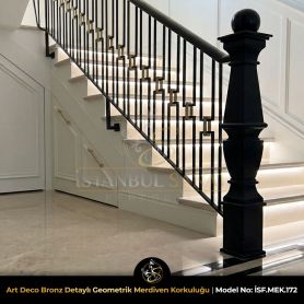 El işçiliği ferforje merdiven babası detayı, bronz eskitme geçişli özel tasarım korkuluk işçiliği
